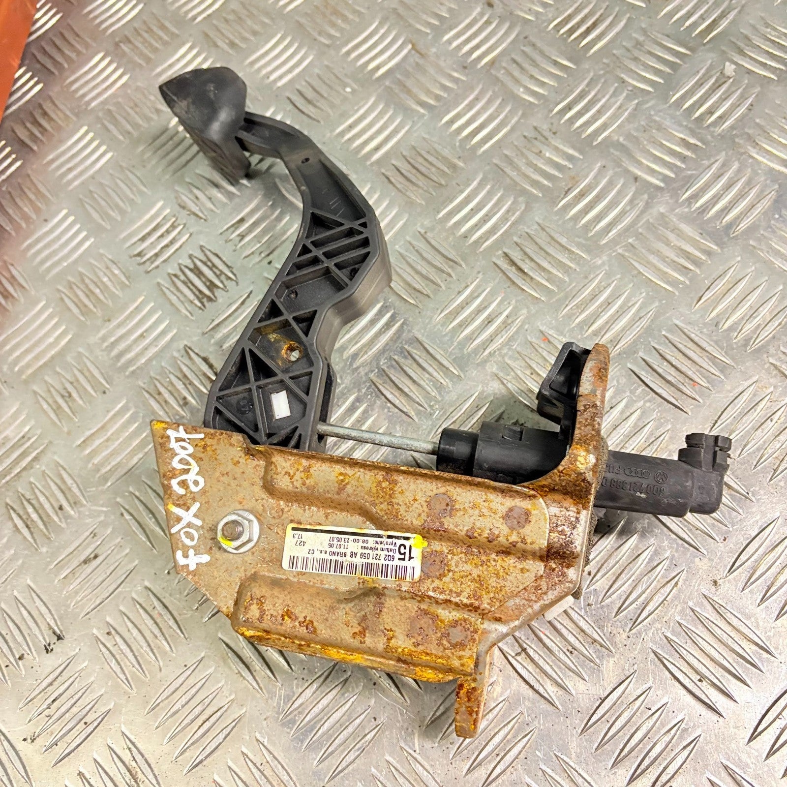 VW FOX Clutch Pedal 6Q2721059AB 2007