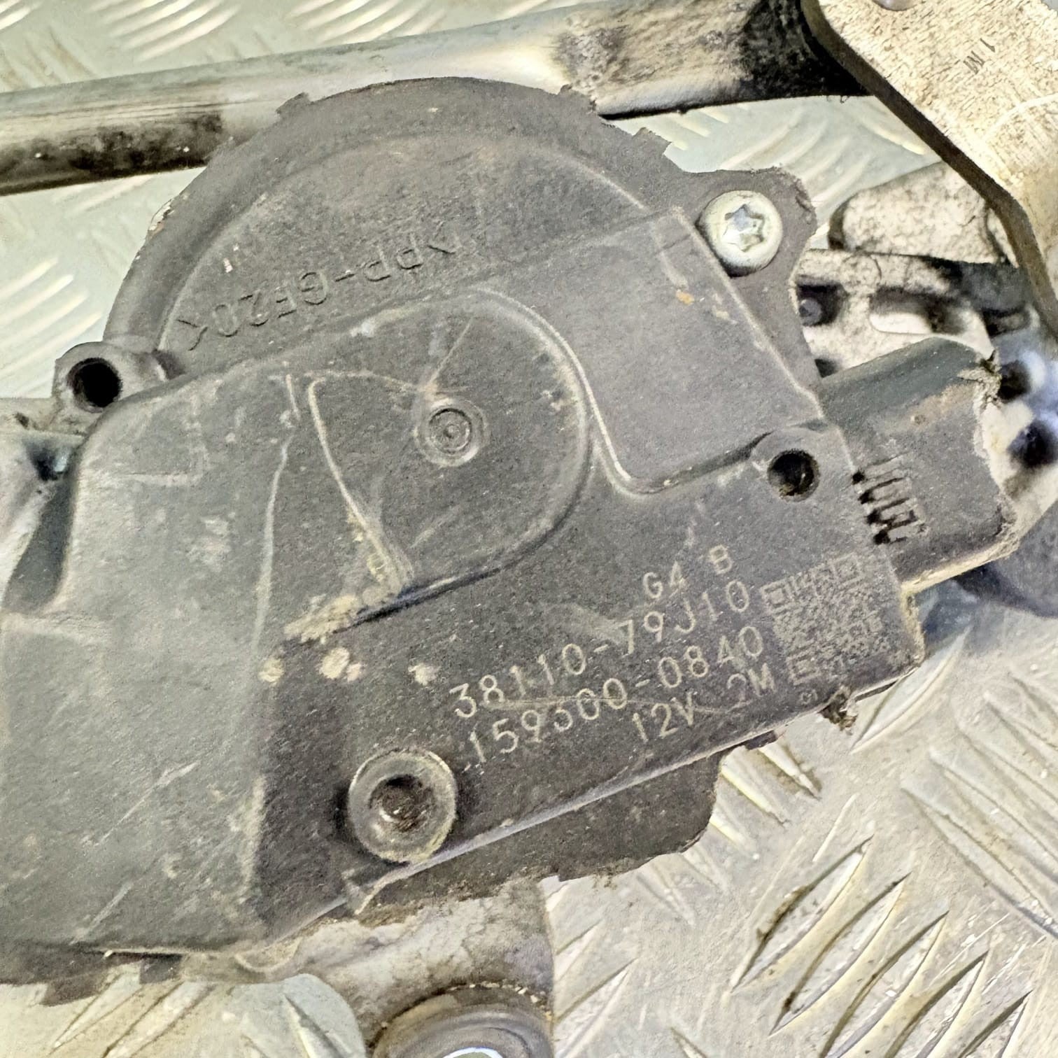 2010 Suzuki SX4 Front Wiper Motor & Linkage 38110-79J10 159300-0840