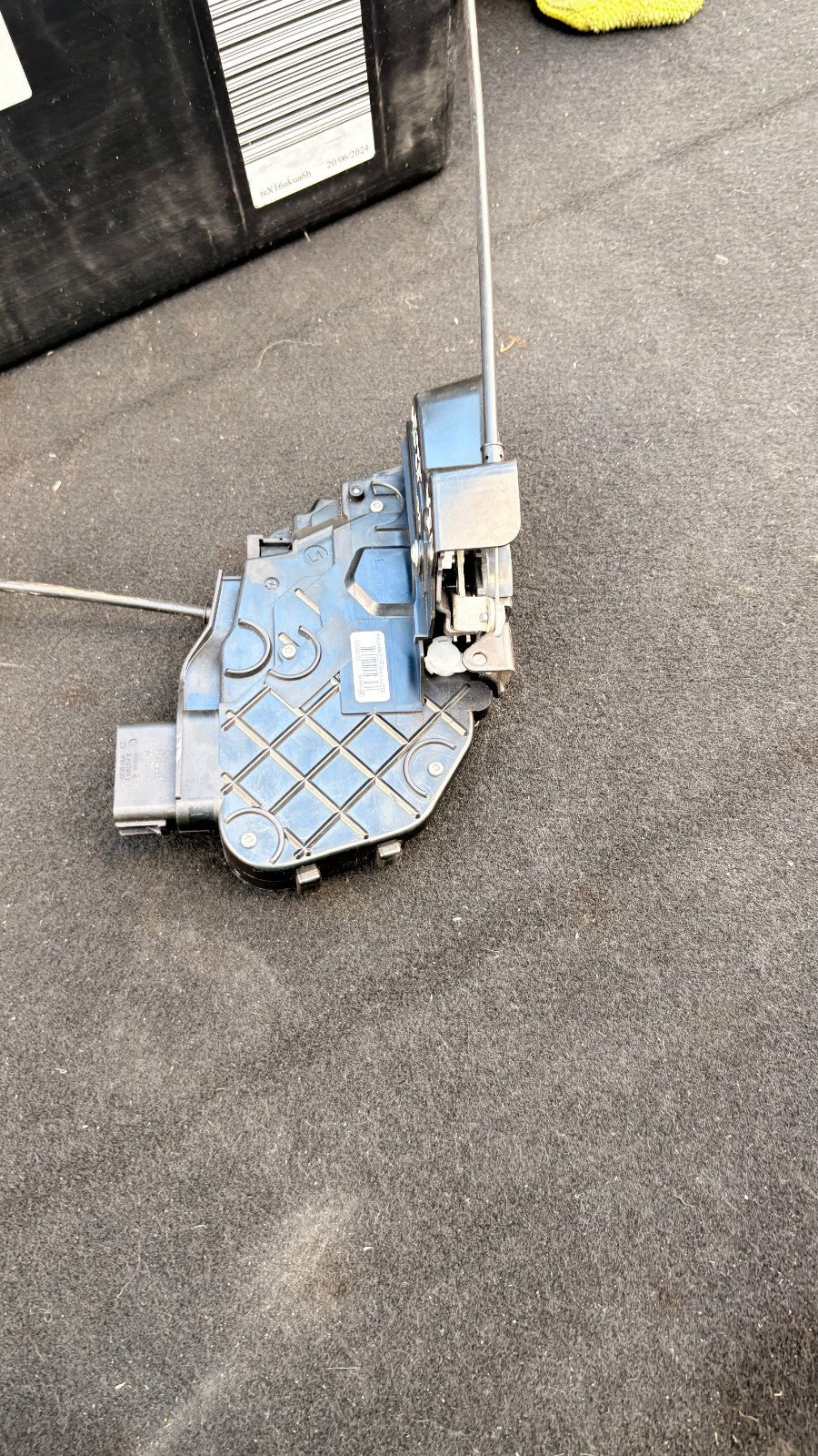 2008 VOLVO C30 REAR PASSENGER SIDE DOOR LOCK