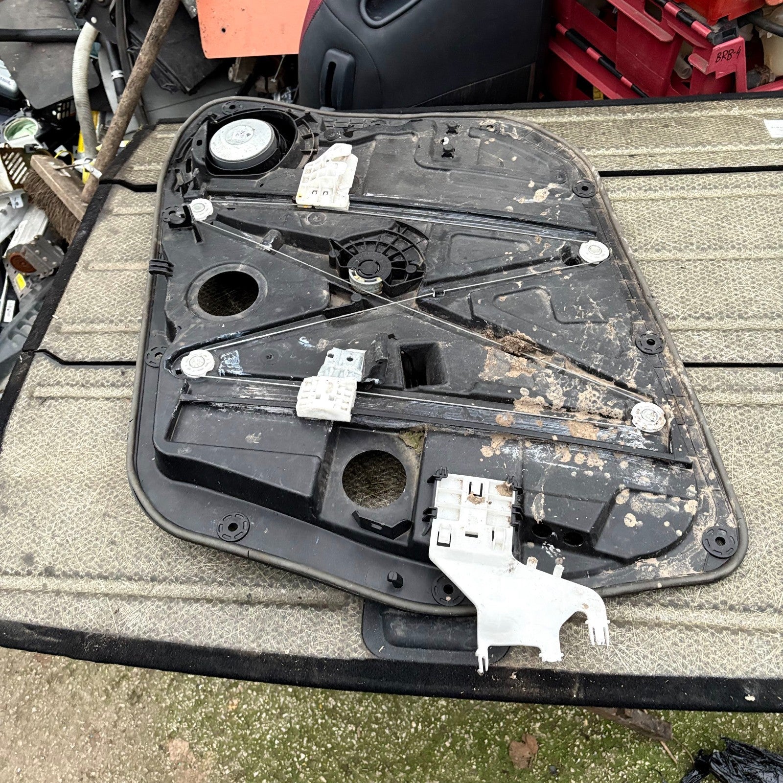 KIA SOUL MK2 2014-2019 FRONT LEFT WINDOW REGULATOR MOTOR 82470-B2080 82450-B2000
