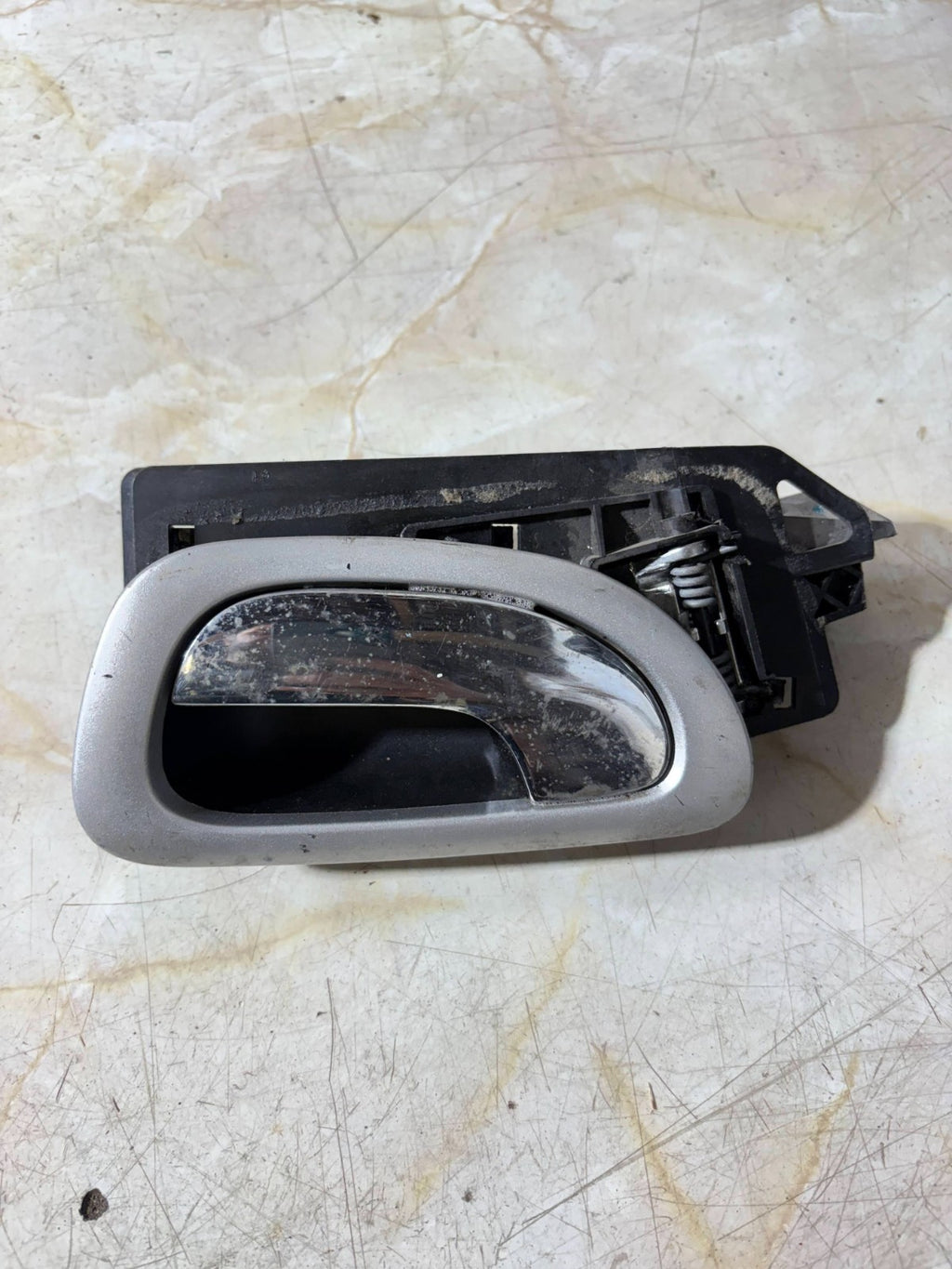 Peugeot 307 2.0 2008 OSF DOOR HANDLE 9643604577