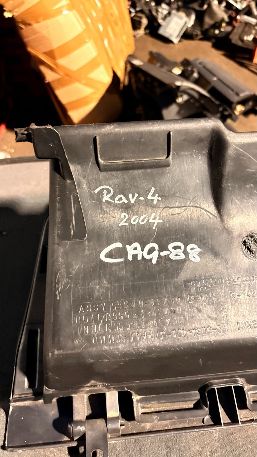 2004 TOYOTA RAV4 GLOVE BOX 55550-42030