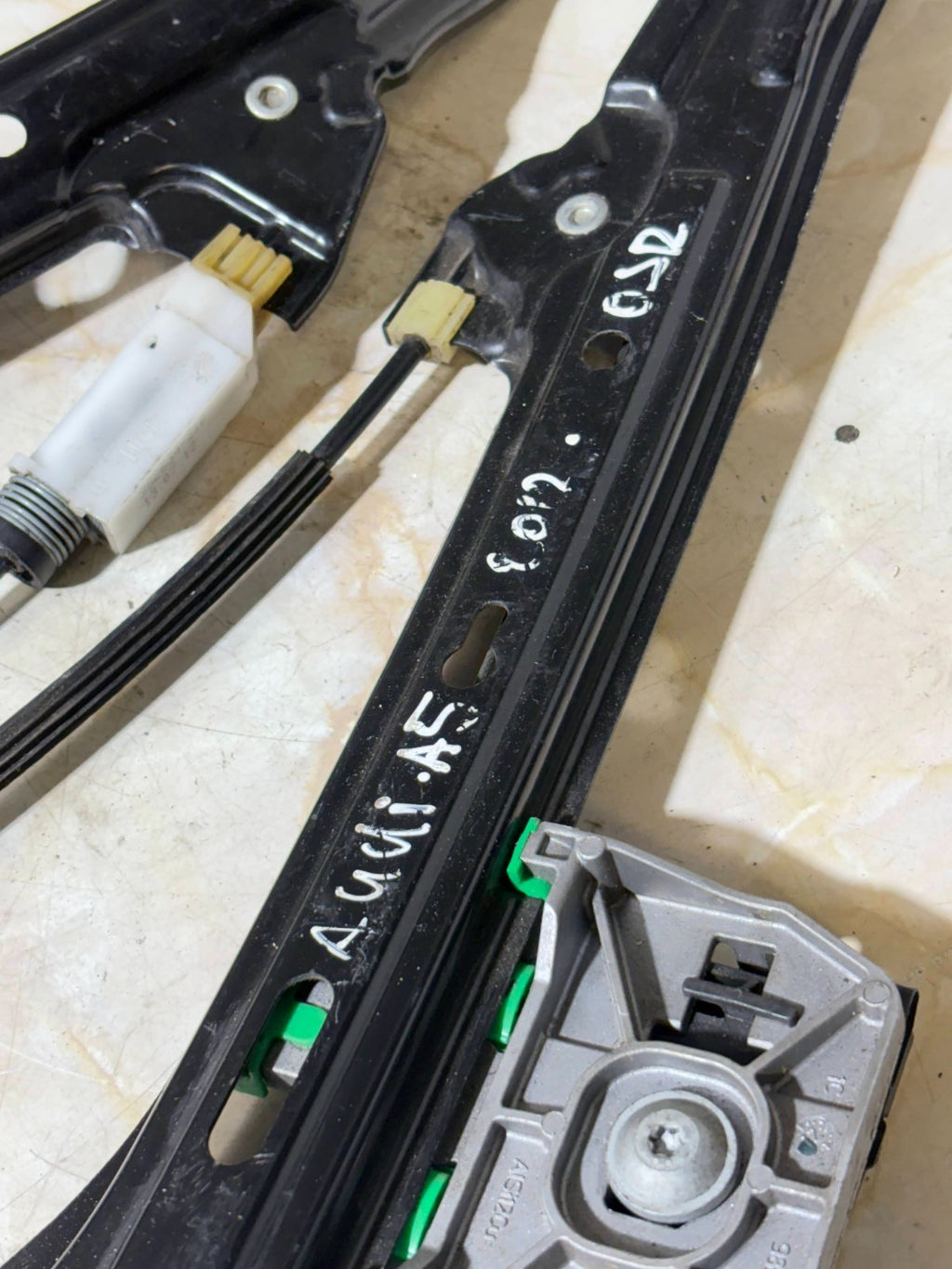 AUDI A5 B8.5 2012 WINDOW REGULATOR OSR 8K0959801A