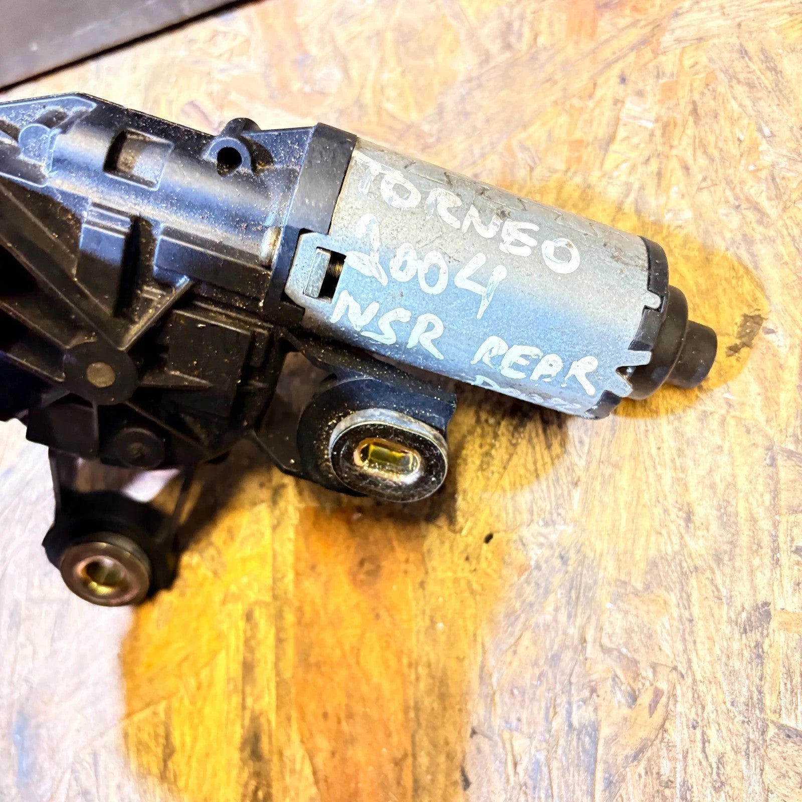 FORD TORNEO 2004 REAR LEFT WIPER MOTOR 404737C 2T14-17W401-AC