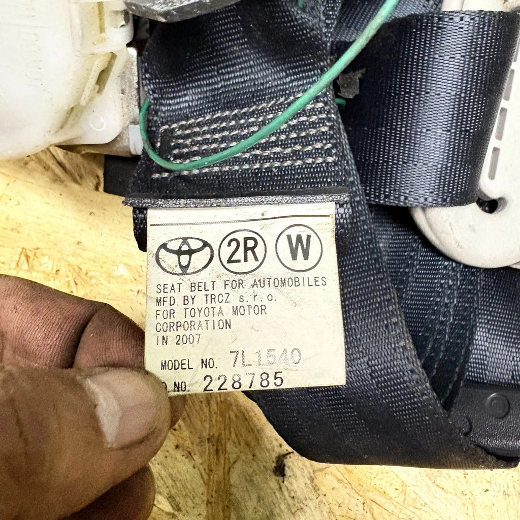 Toyota Corolla Verso 2004-2009 Rear Right Seat Belt 7L1540 73360-0F010-C0