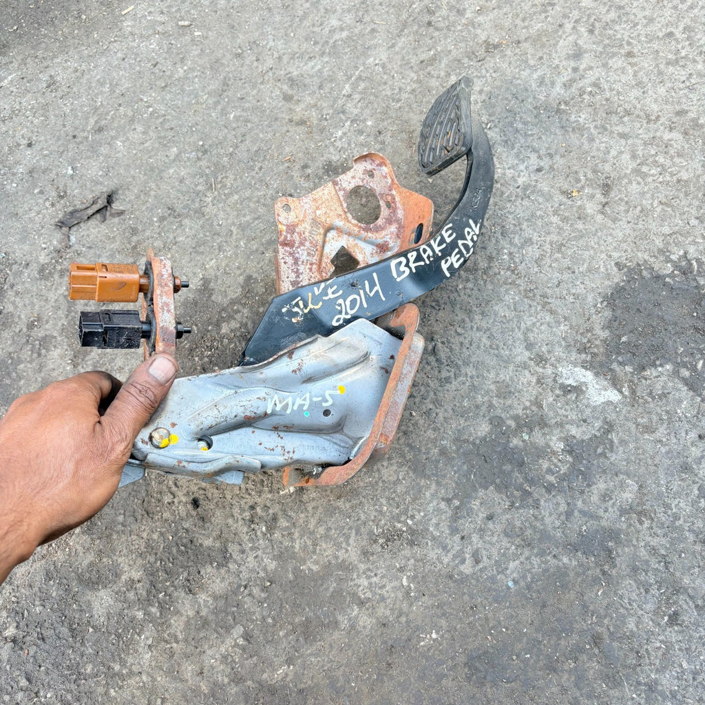 Nissan Juke MK1 F15 6 SPEED MANUAL 2014 Brake Pedal With Sensor