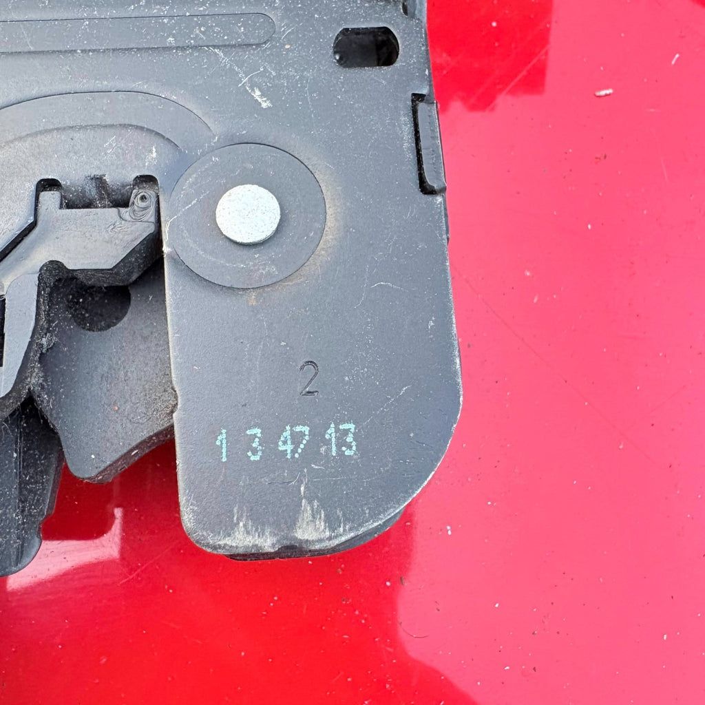 Audi TT/TTS 8J 2007-2014 Tailgate Boot Lid Lock Latch 8P4827505C