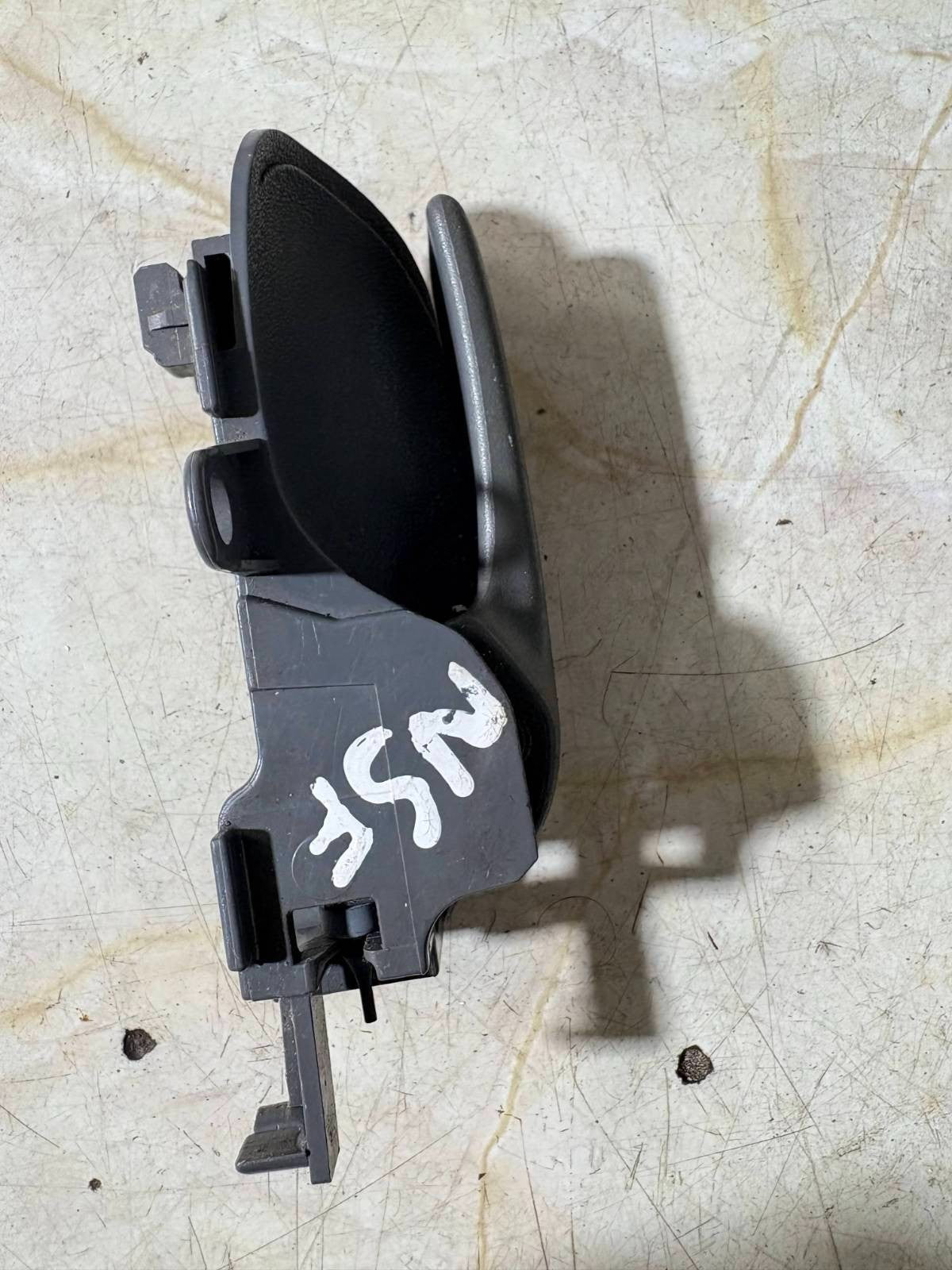 05-09 TOYOTA AYGO MK1 NSF LEFT FRONT INTERIOR WINDOW SWITCH ABS7930
