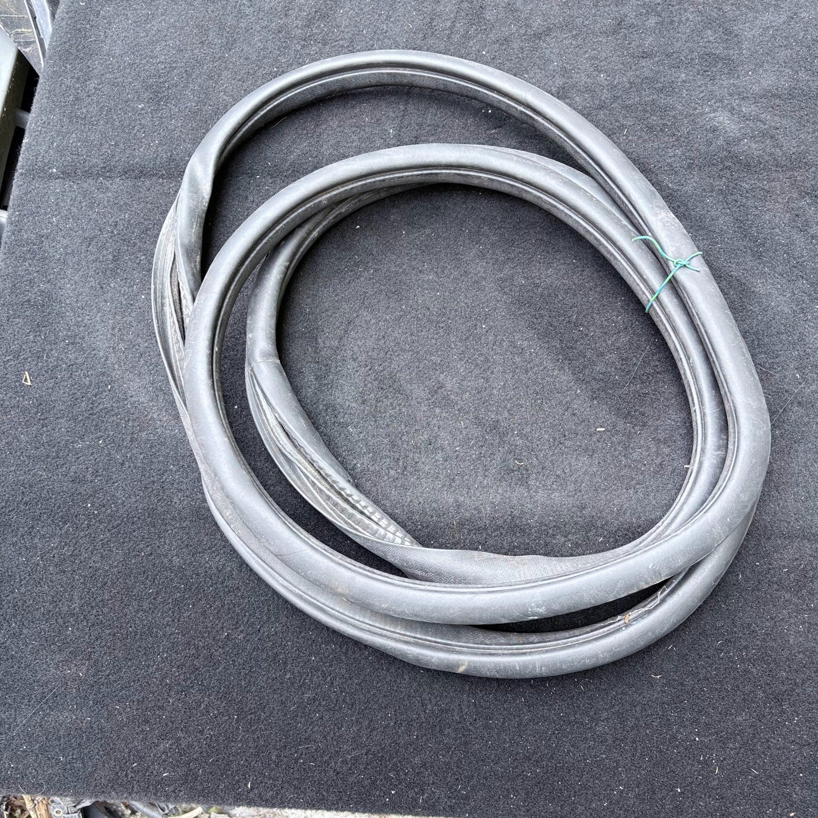 TOYOTA AYGO MK1 2005-2014 FRONT LEFT N/S PASSENGER DOOR RUBBER SEAL