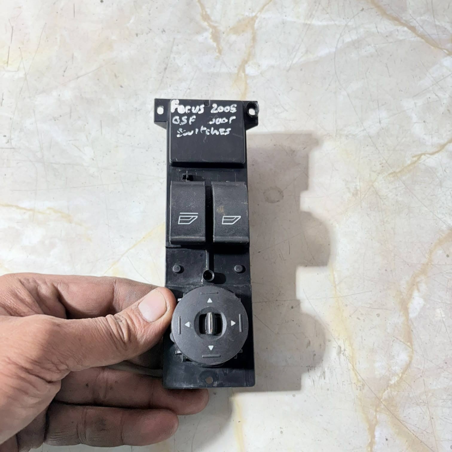 3m5t14529de 03168053 Power window control (Window Regulator-Windo 2005