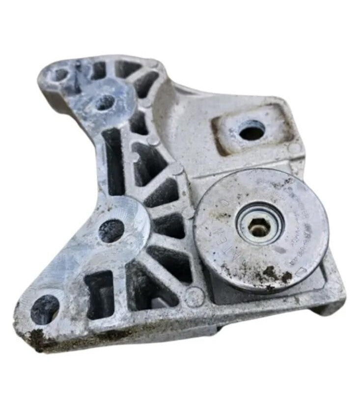 Range Rover Evoque 2.0D L538 2015-2018 RH Engine Mount Bracket GJ32-6P096-AF