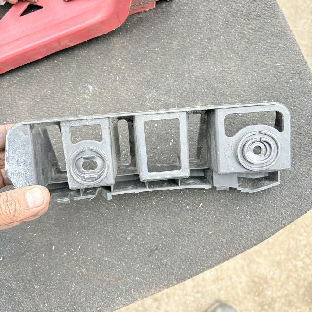 Skoda Rapid Rear Right Side Bumper Mounting Bracket 5jh807394a