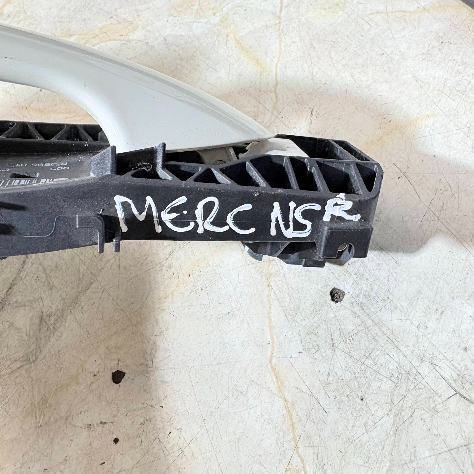 Mercedes CLS C218 Rear Left Outer Door Handle 02047602134 A2047602134 2011-2017