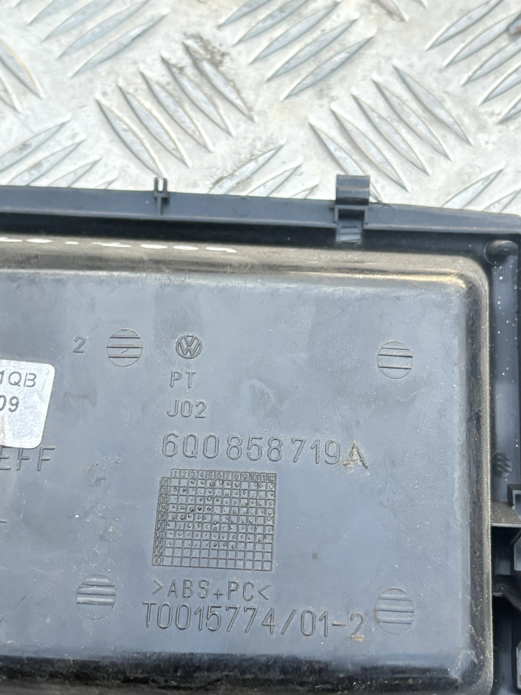 Volkswagen Polo Mk4(9N3) Dash Storage Centre Tray 1.4L Diesel 6Q0858719A 2004