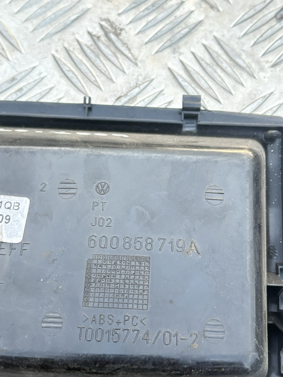 Volkswagen Polo Mk4(9N3) Dash Storage Centre Tray 1.4L Diesel 6Q0858719A 2004