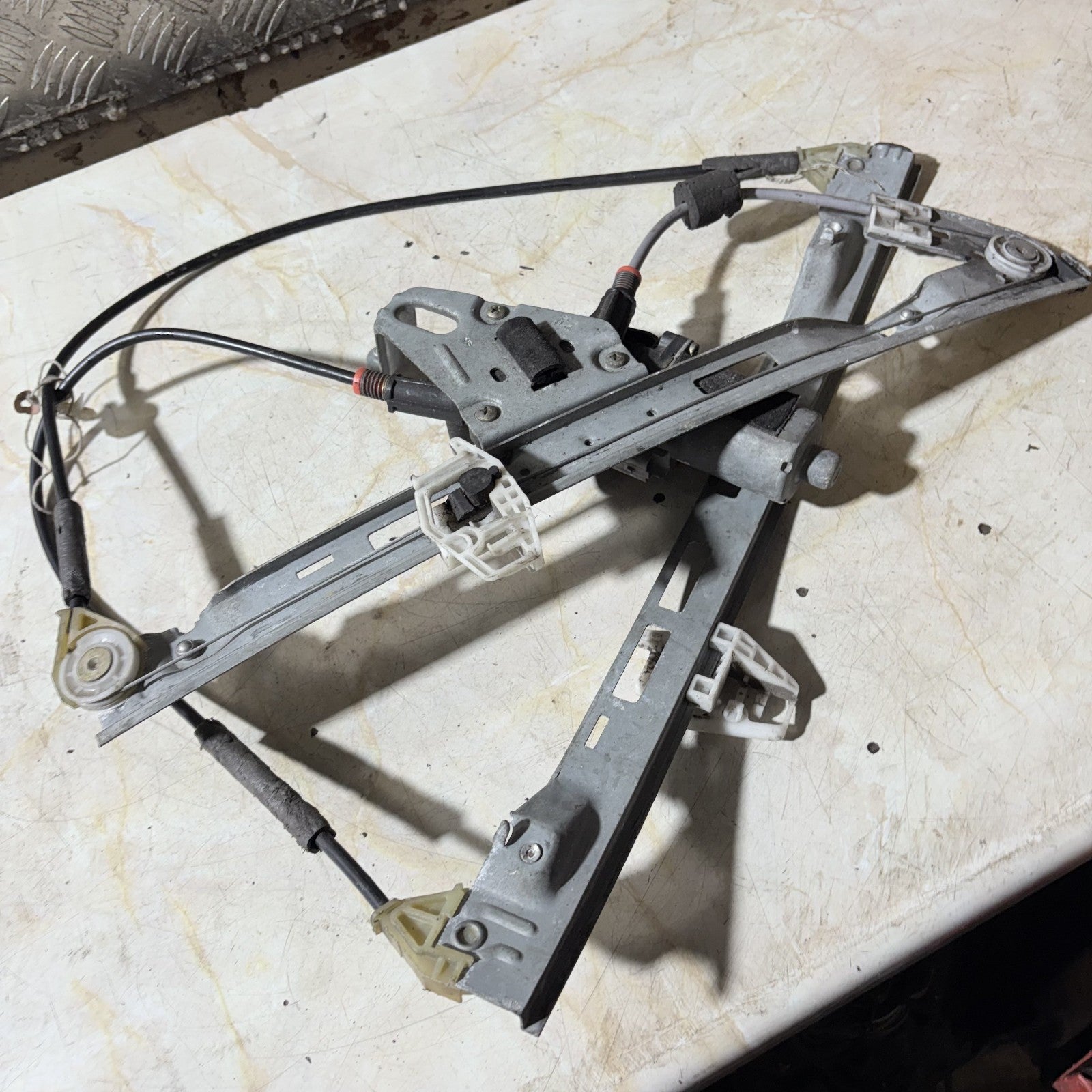 Peugeot 206 2003 Passenger Side Left Front Window RegulatorGenuine