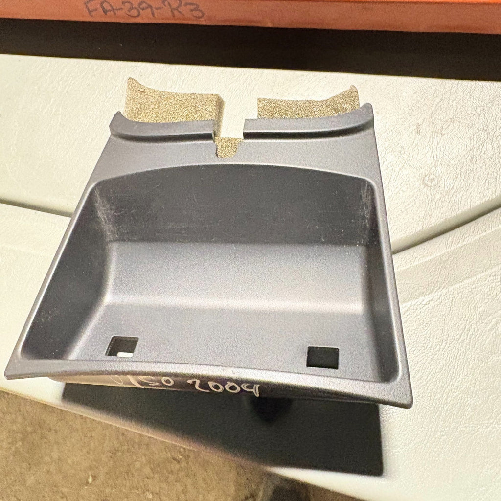 VOLVO V50 2004-2012 FRONT CENTRE CONSOLE STORAGE POCKET 30755394