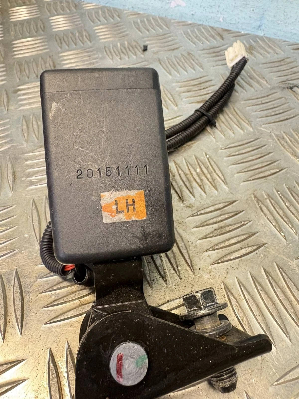 Kia Ceed JD 2012-2018 Rear Seat Belt Buckle Receiver LH Centre 3M51R60044AD