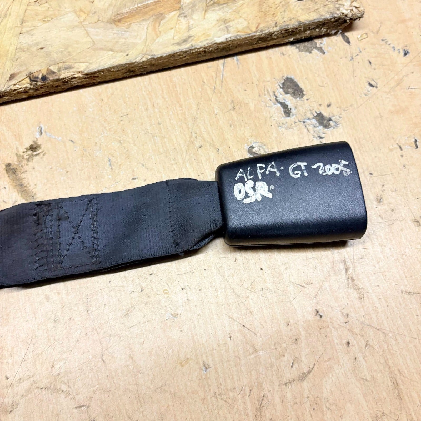 ALFA ROMEO GT 937 REAR RIGHT SEAT BELT BUCKLE HOLDER OSR 2003-2010 COUPE