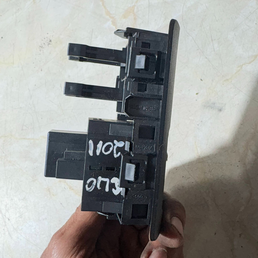 Renault Clio Mk3 2005-2012 Headlight/Instrument Panel Adjuster Switch 8200407756