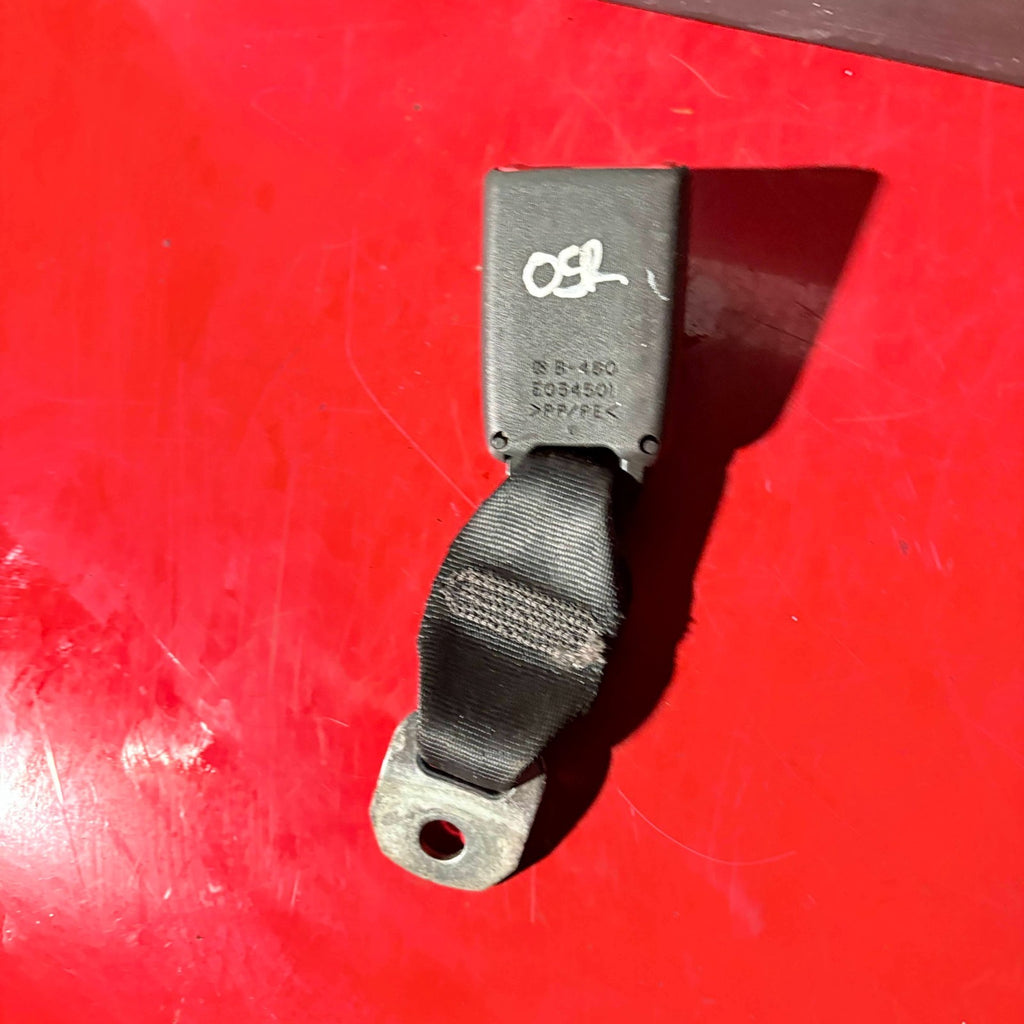TOYOTA AYGO 2013 SEAT BELT BUCKLE CLIP RIGHT REAR E034501