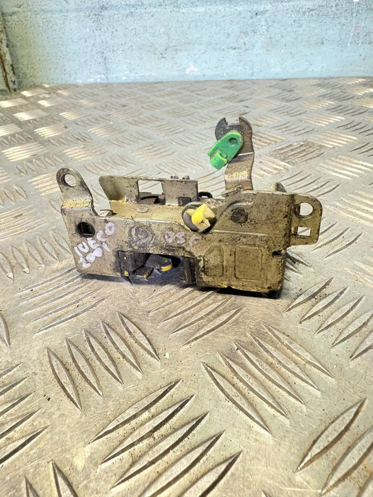 9135H2 LEFT FRONT DOOR LOCK/172615 FOR PEUGEOT 306 BERLINA 3/4/5 PUERTAS 2001
