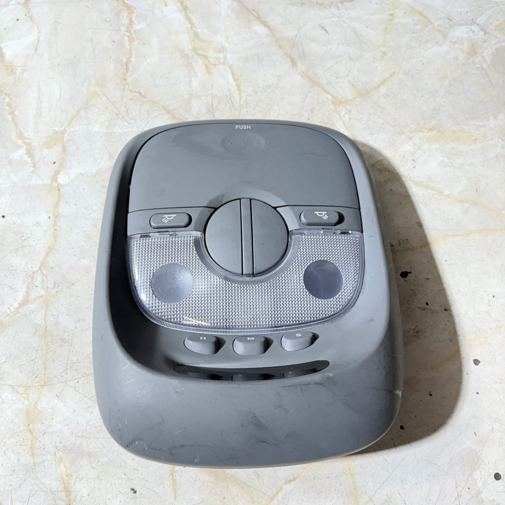 0K53E55710 Kia Sorento MK1 02-06 Front Interior Roof Map Light Switch Console