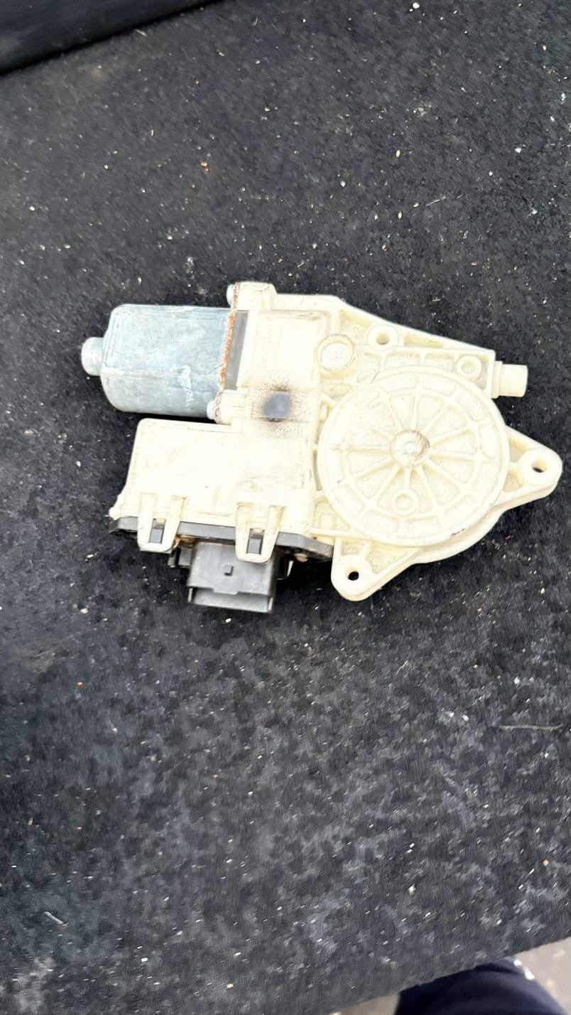 D3447 CITROEN WINDOW MOTOR 0130822239