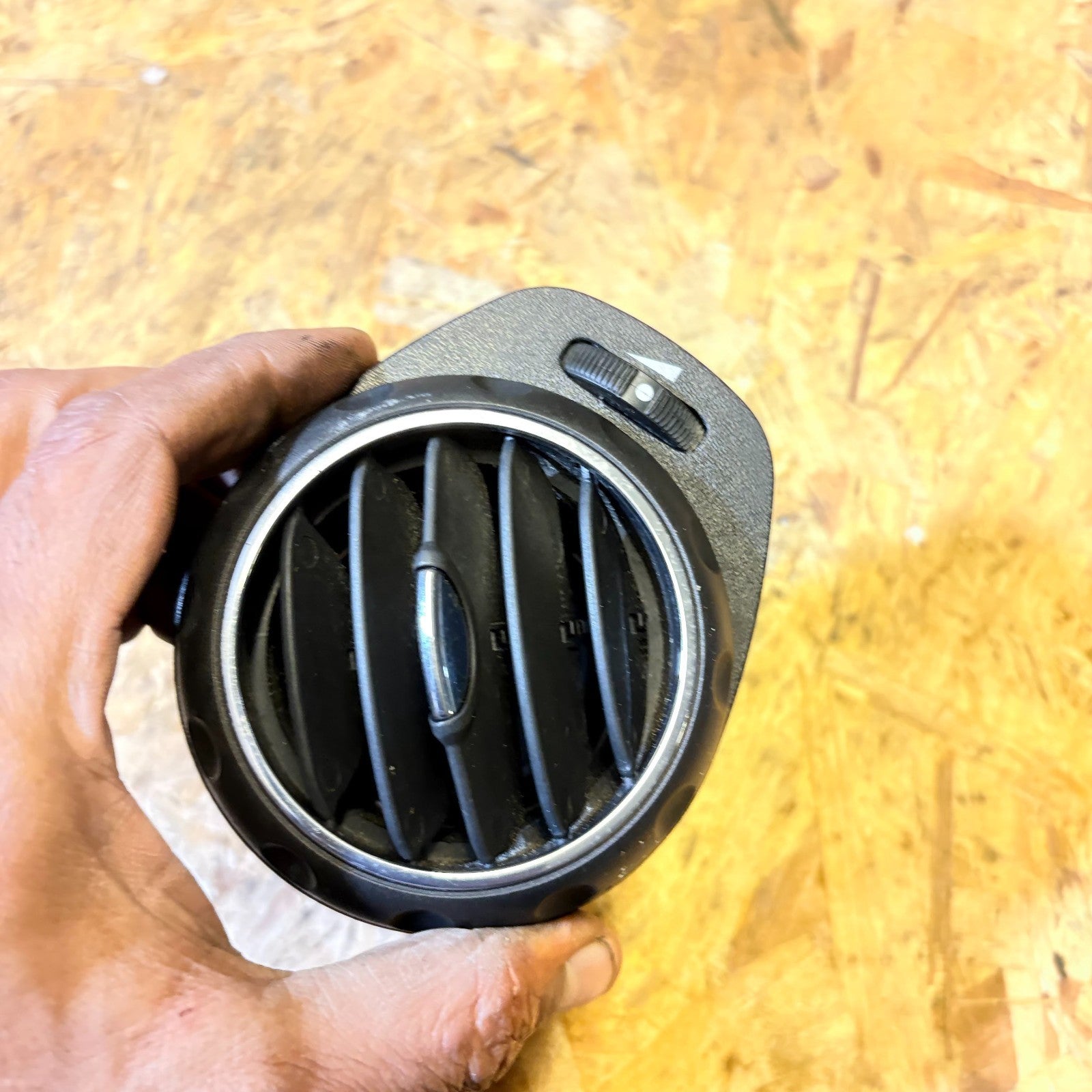 Alfa Romeo Mk1 2004-2010 Right Driver Offside Air Vent