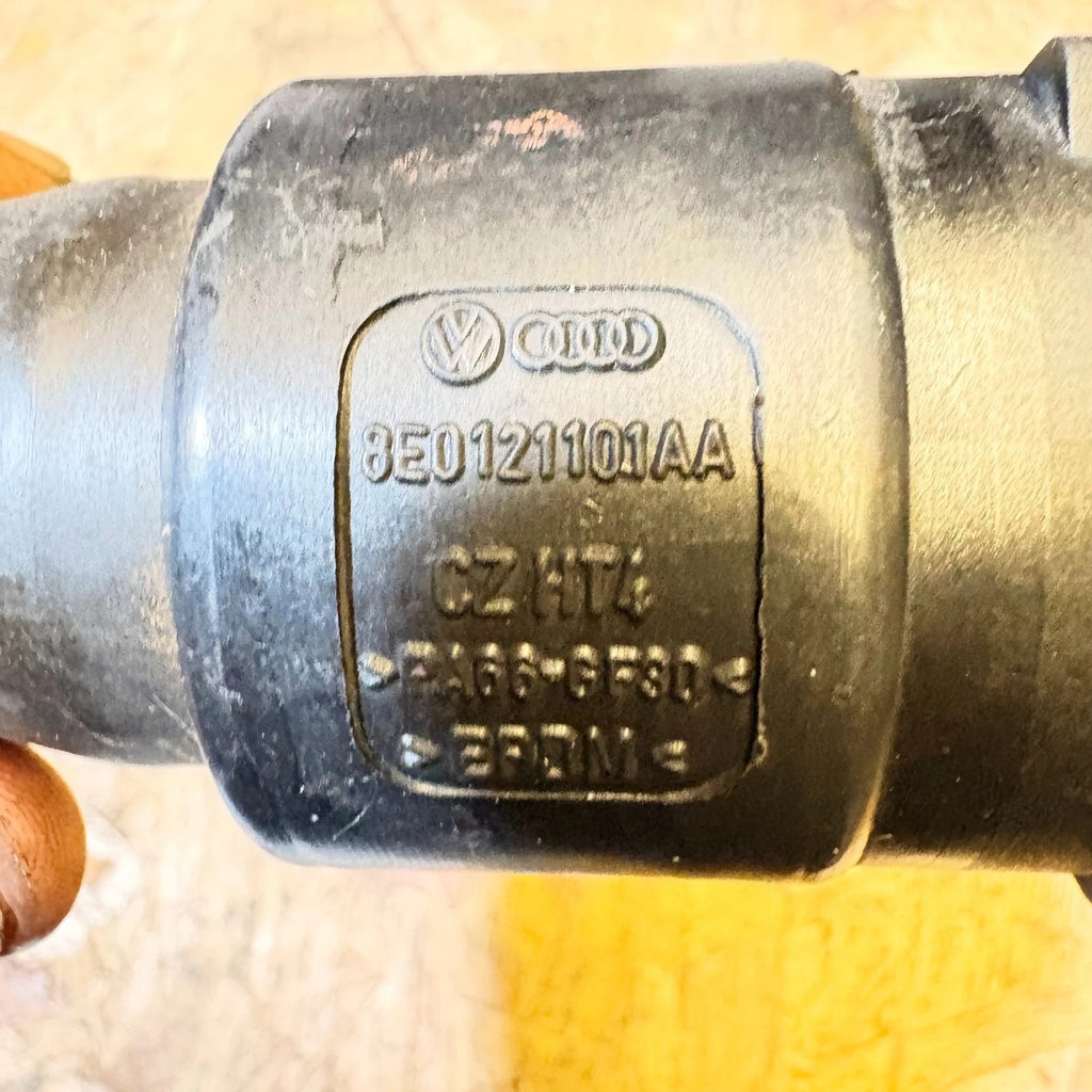 A4 B6 B7 QUATTRO 2001-2008 UPPER RADIATOR COOLANT HOSE PIPE 8E0121101AA
