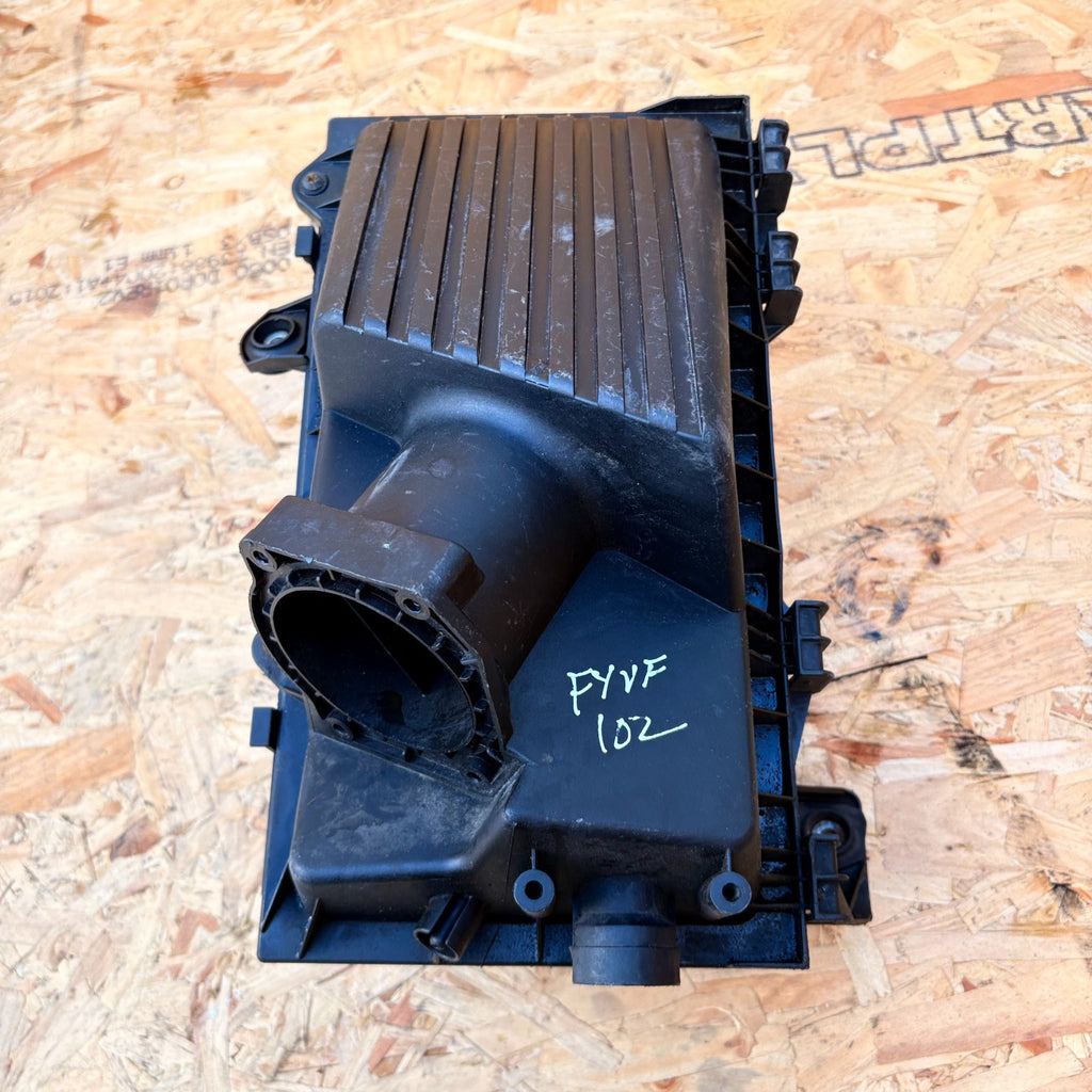 2004 Volkswagen New Beetle Air Filter Box Housing Airbox Intake Case
