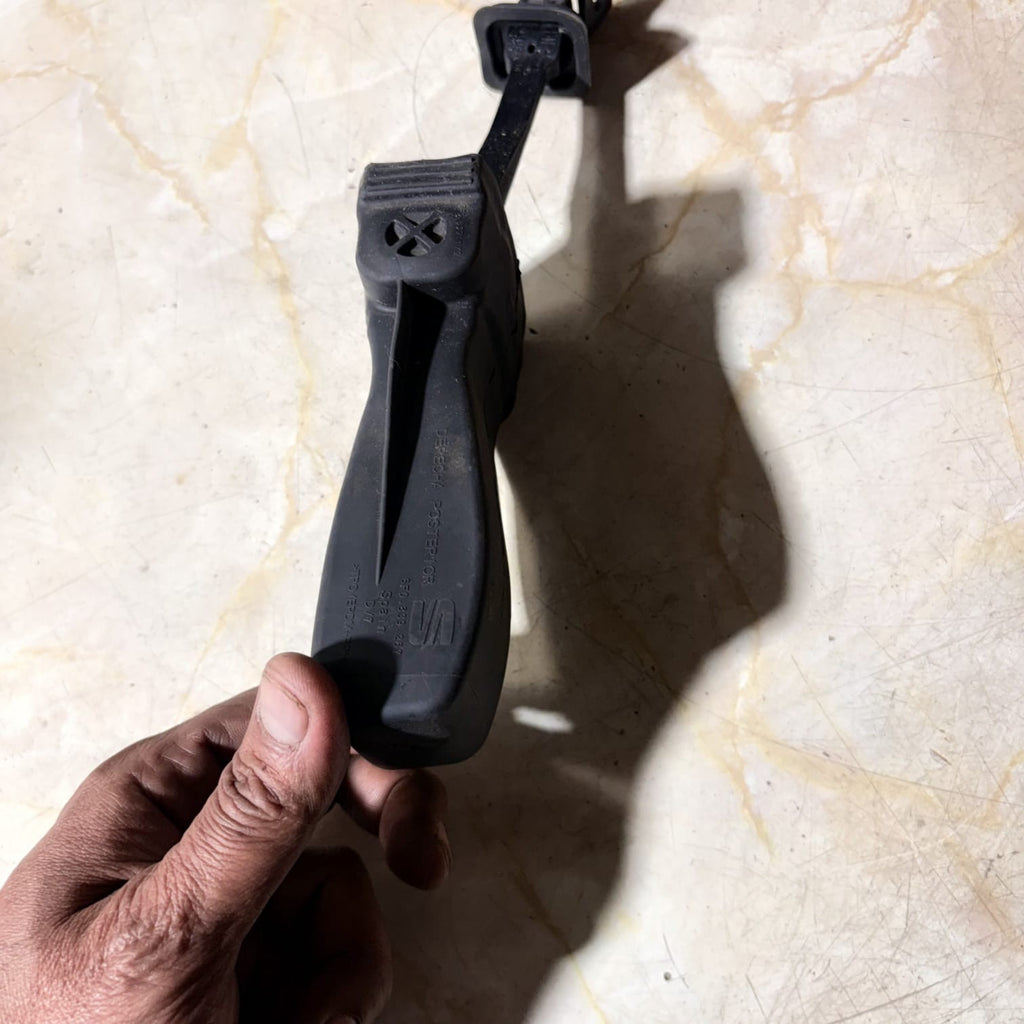 2018 SEAT IBIZA 6F DRIVER REAR CHECK STRAP STOPPER 6F0839249 6F0839267