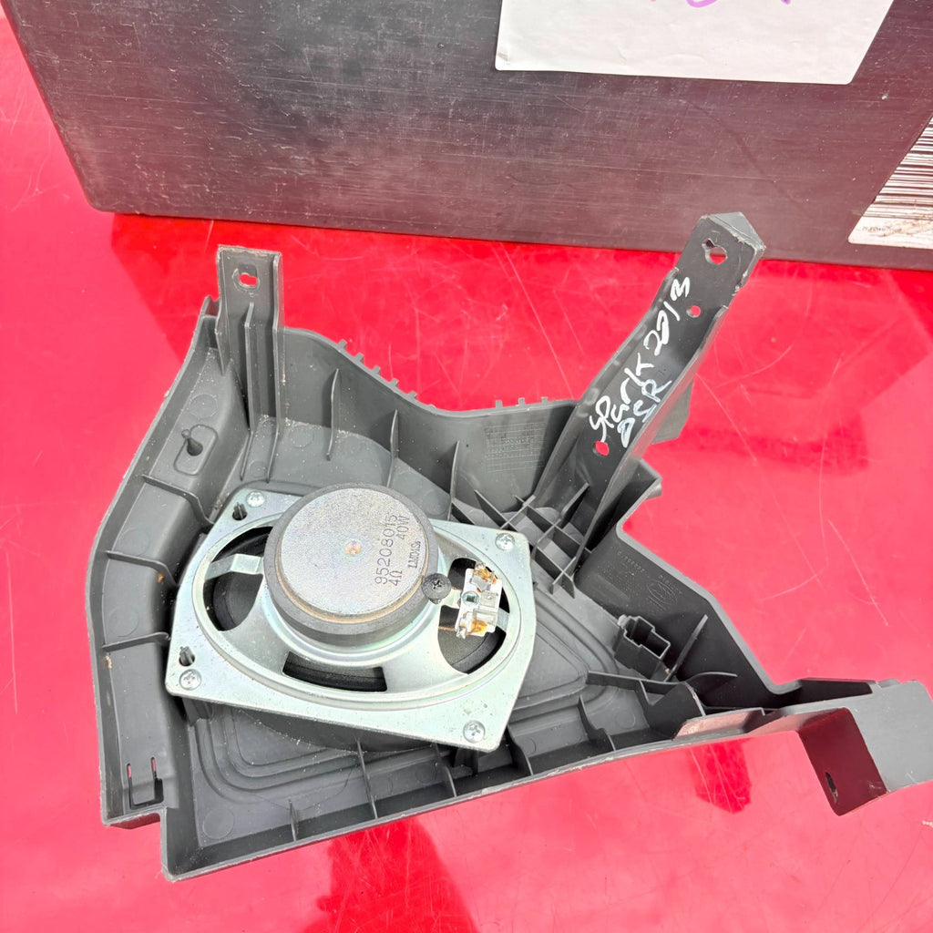 Chevrolet Spark 2013 Right Rear Speaker & Parcel Shelf Bracket 95983912