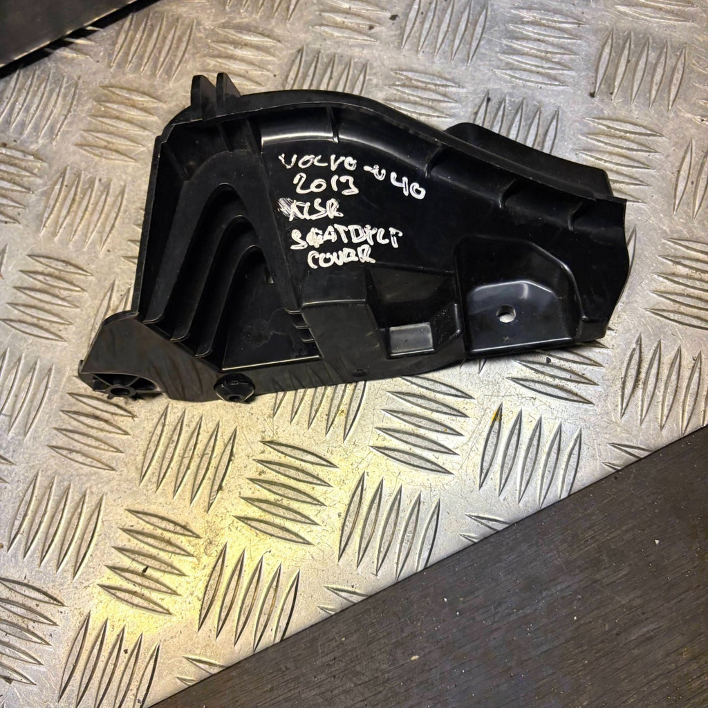 2013 VOLVO V40 REAR LEFT SEAT BELT BRACKET 31305594