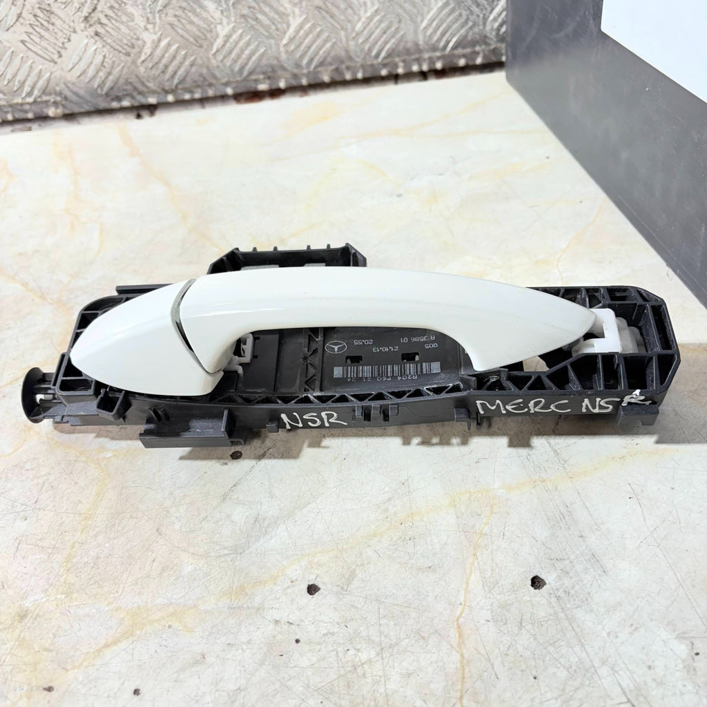 Mercedes CLS C218 Rear Left Outer Door Handle 02047602134 A2047602134 2011-2017