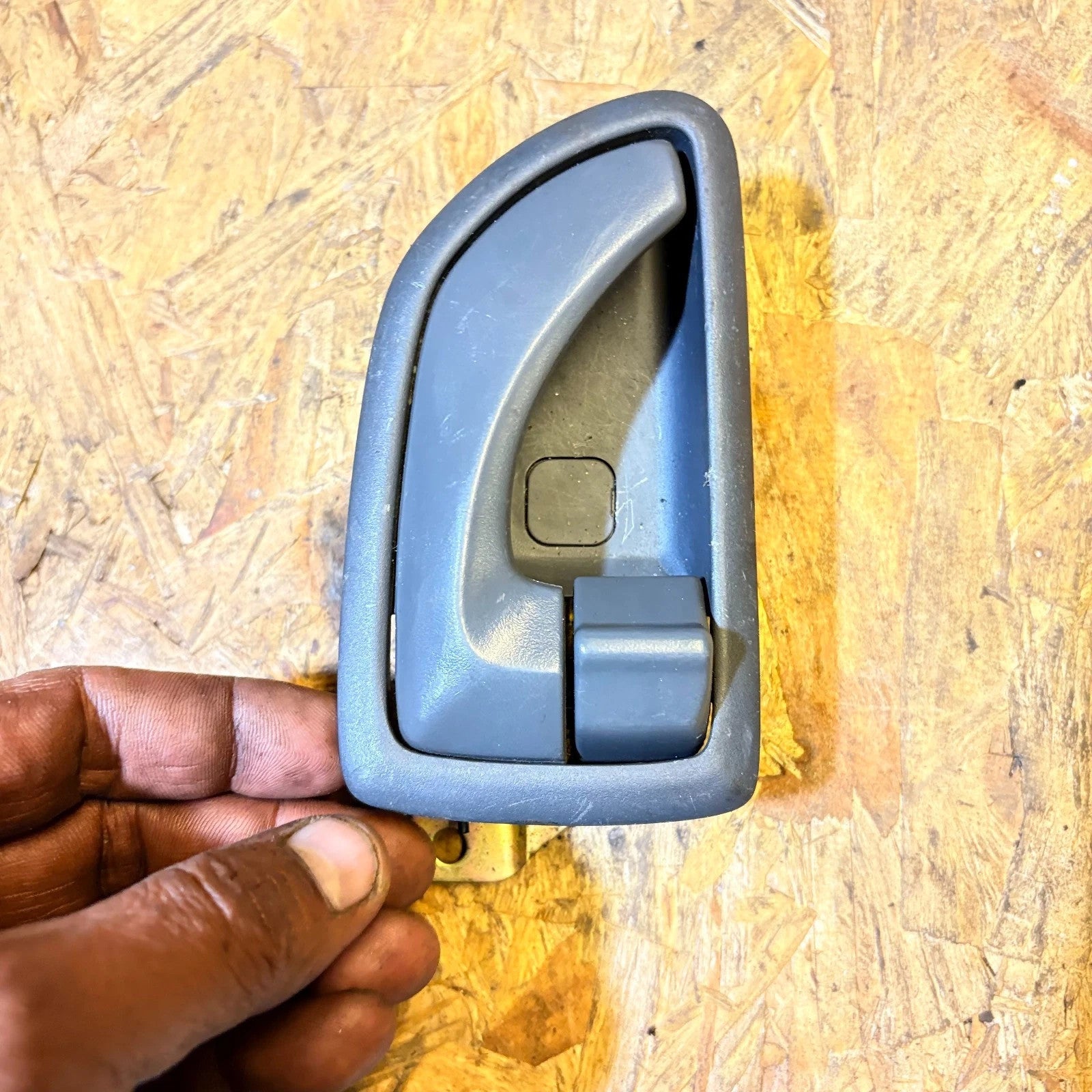 Kia Sorento 2004-2009 Rear Right Inner Door Handle Interior Chrome Opener