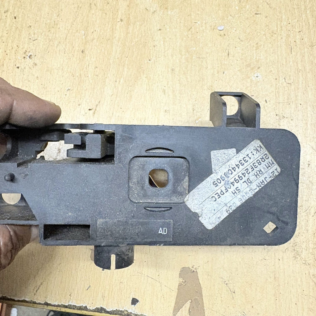 JAGUAR 2001-2009 X400 DRIVER REAR INTERIOR DOOR HANDLE (OSR)