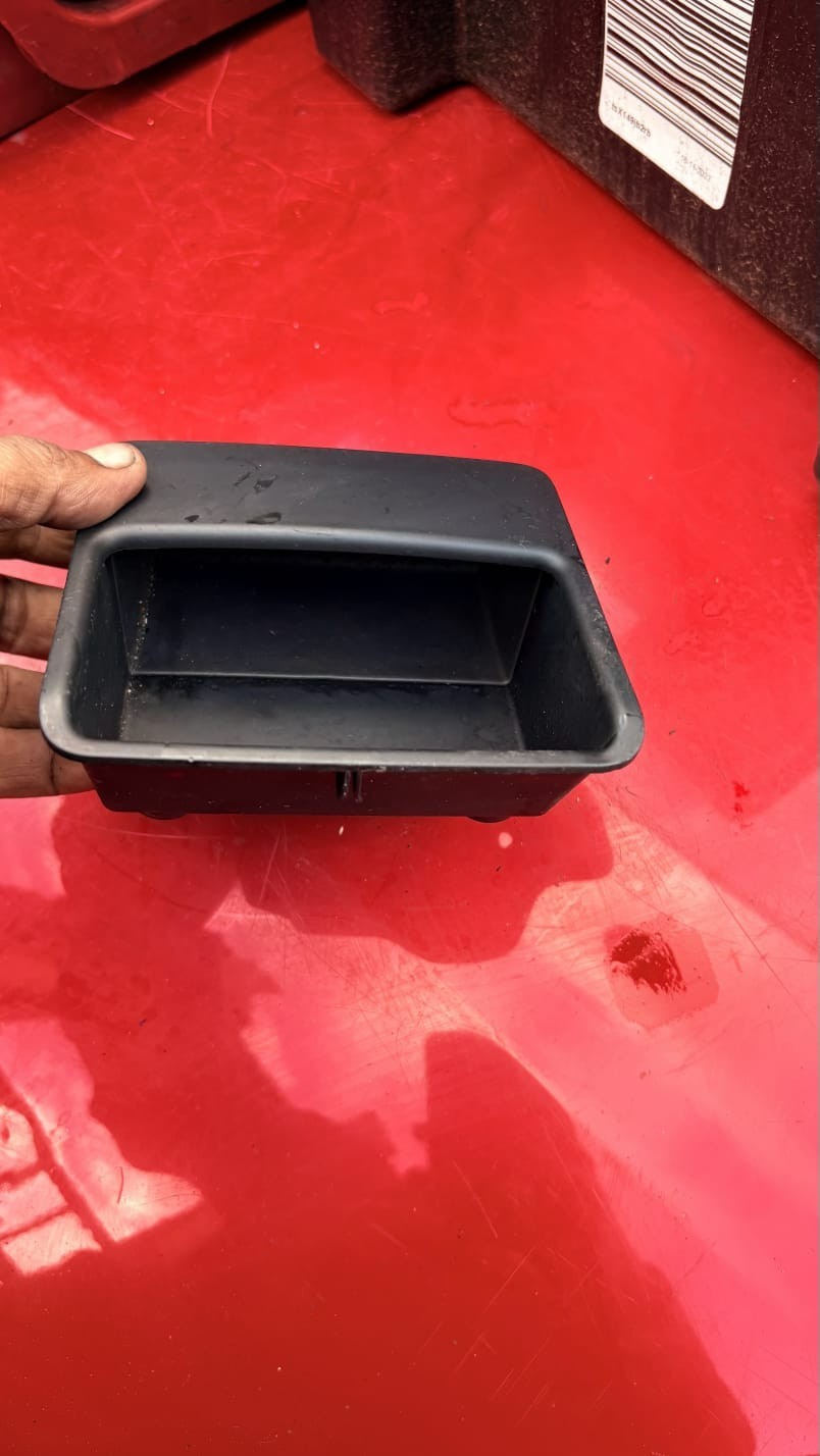 VOLKSWAGEN SCIROCCO 2008-2017 CENTRE CONSOLE CUBBY TRAY 1K5863383C