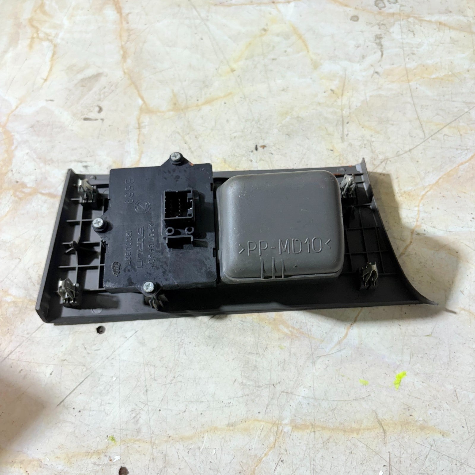 2006 FIAT IDEA HEADLIGHT ADJUSTER AND FRONT AND REAR FOG LIGHT SWITCH 12000397