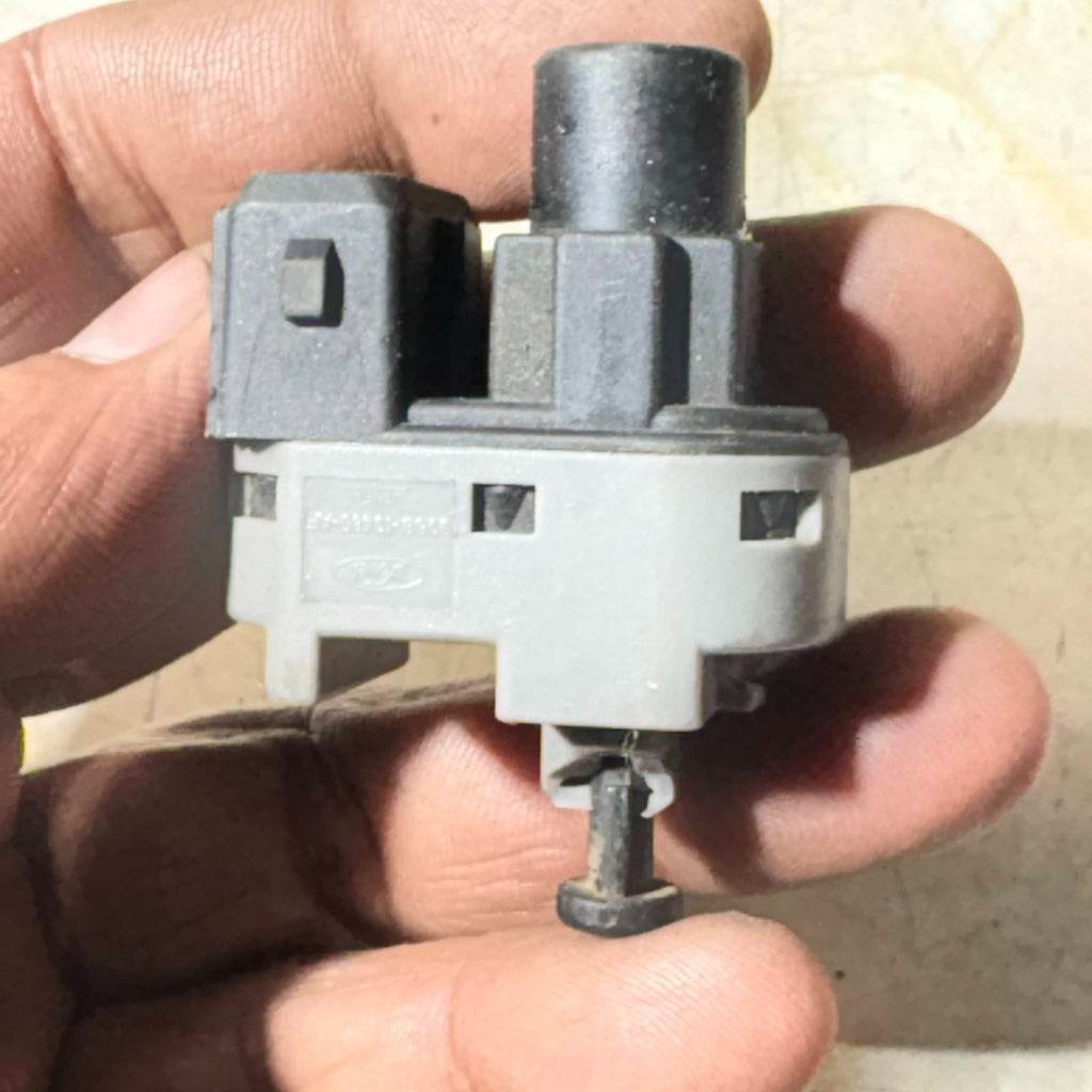 Range Rover L322 MK3 2002–2009 Brake Light Switch 93BB‑13480‑AF