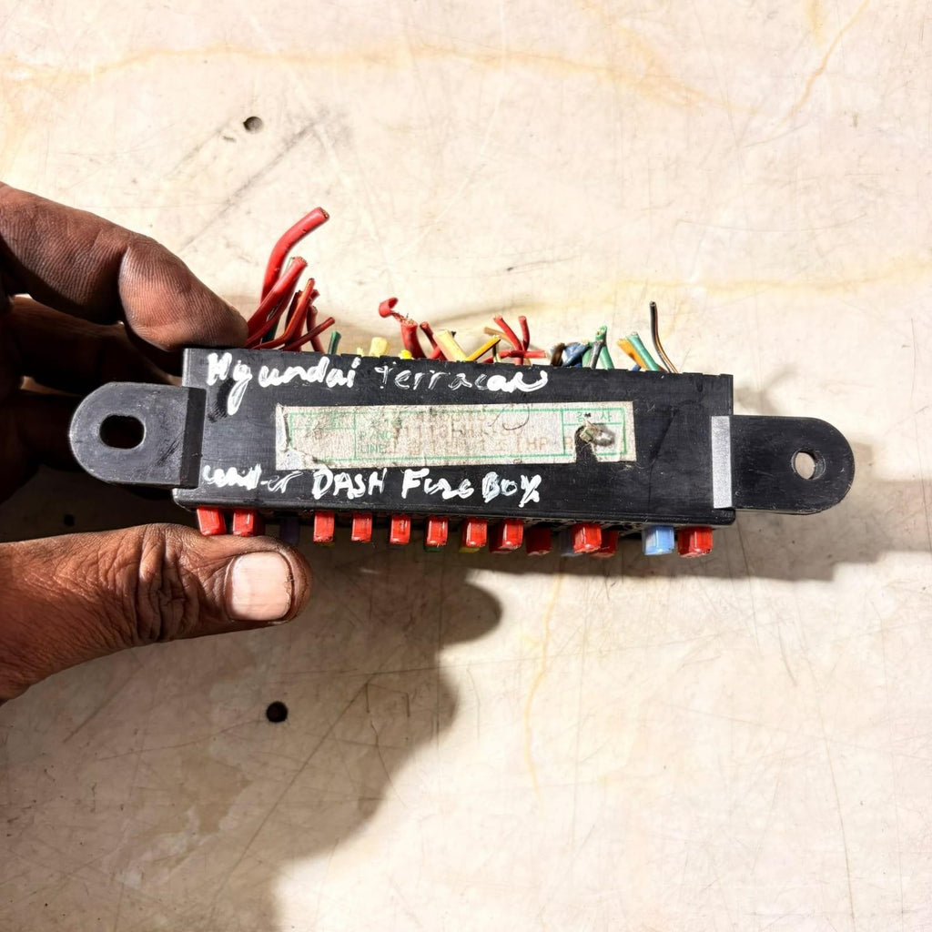 HYUNDAI TERRACAN (HP) FUSE HOLDER BODY CONTROL UNIT COD: 91710H1000