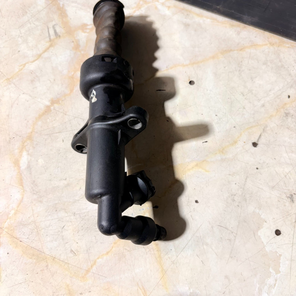 PEUGEOT 407 SW SE ESTATE 2004-2010 CLUTCH MASTER CYLINDER