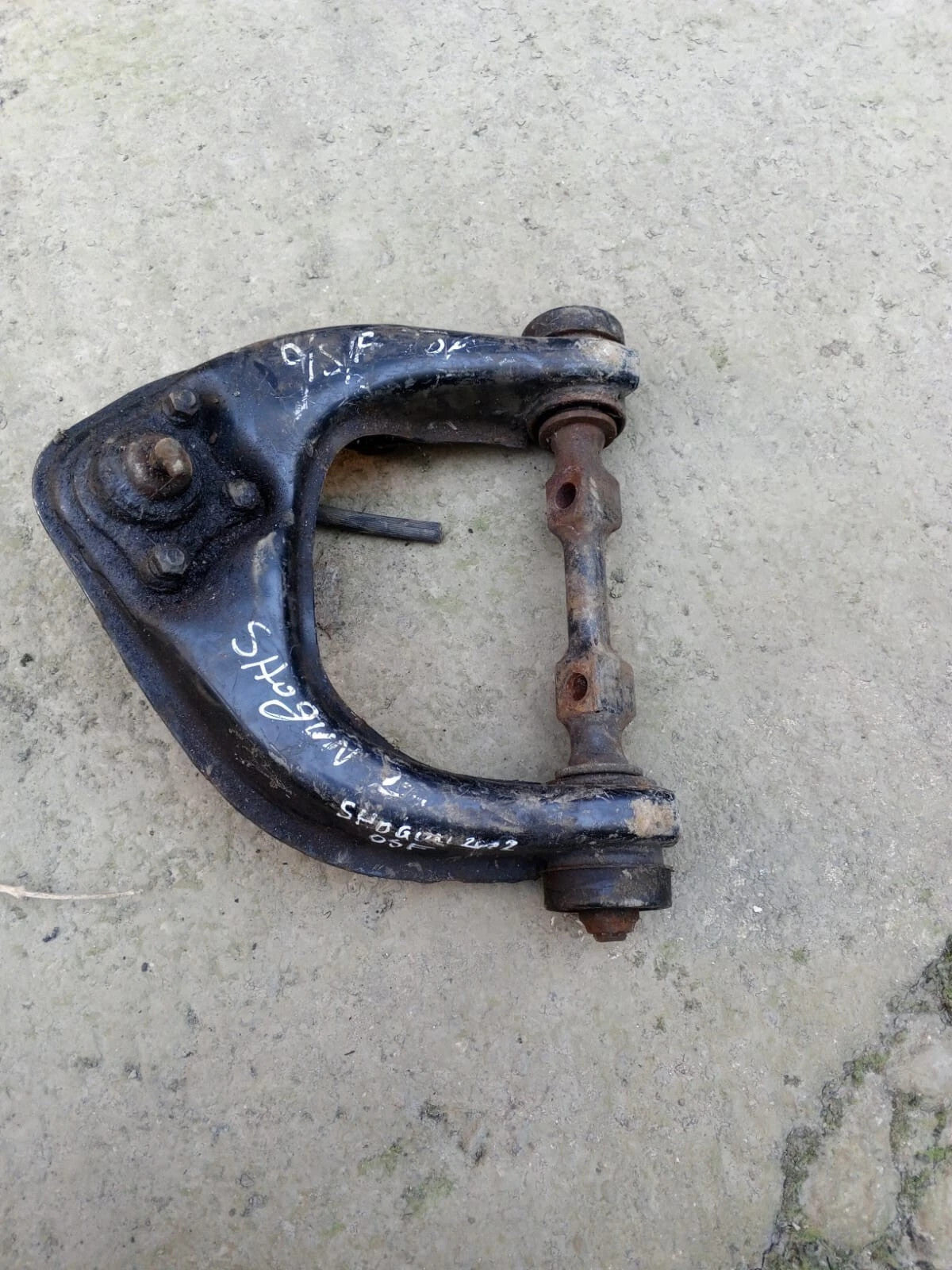 Mitsubishi Shogun Pajero Mk3 2000-2006 Front Right Upper Control Arm MB241155