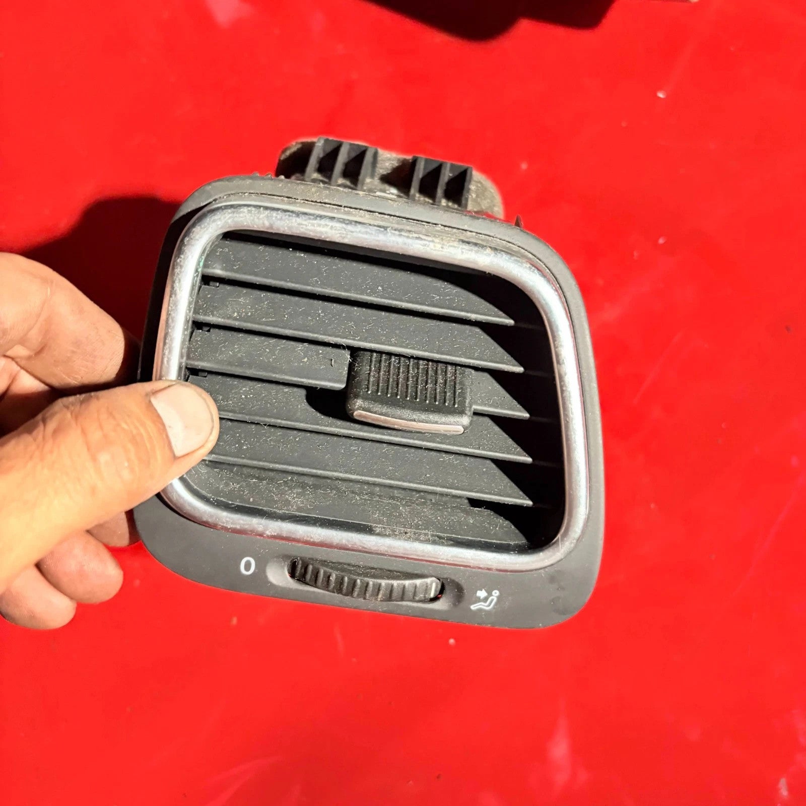 VOLKSWAGEN SCIROCCO 2009 DRIVERS RIGHT DASHBOARD AIR VENT 1Q0819704