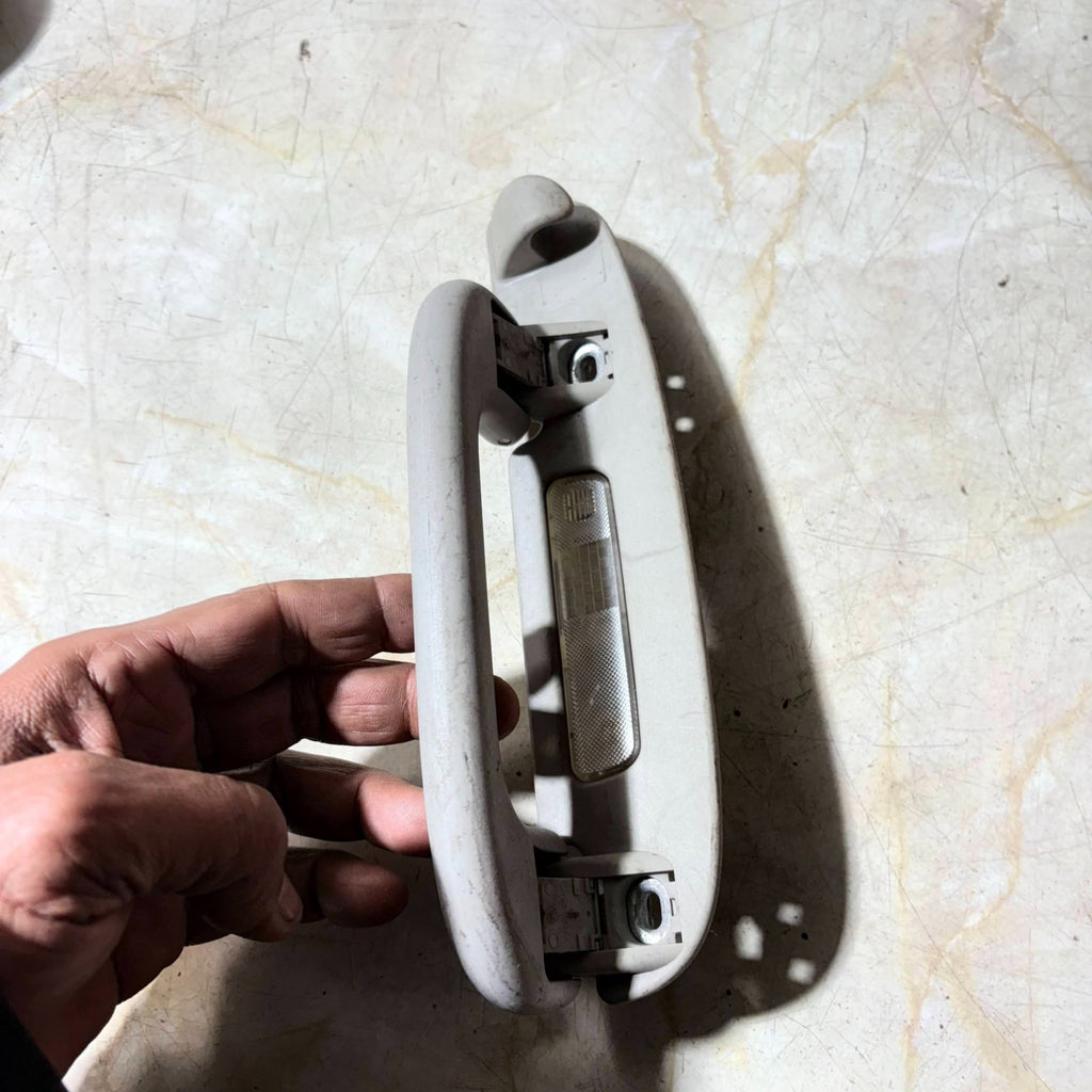 Mercedes ML-Class W164 2005–2011 Rear Right Roof Grab Handle A1648100654