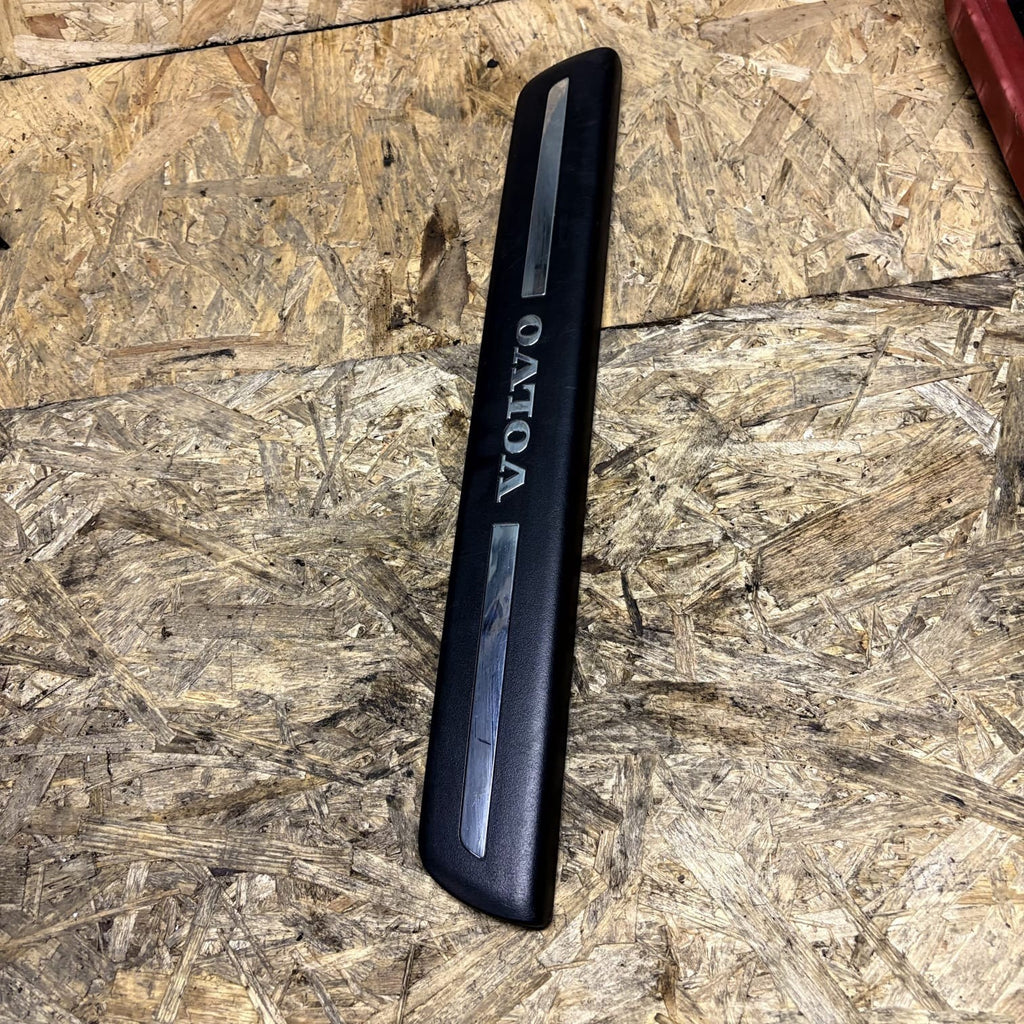 VOLVO S40 II Passenger side Interior Step Trim 30744287 2.00 Diesel21315213 2009