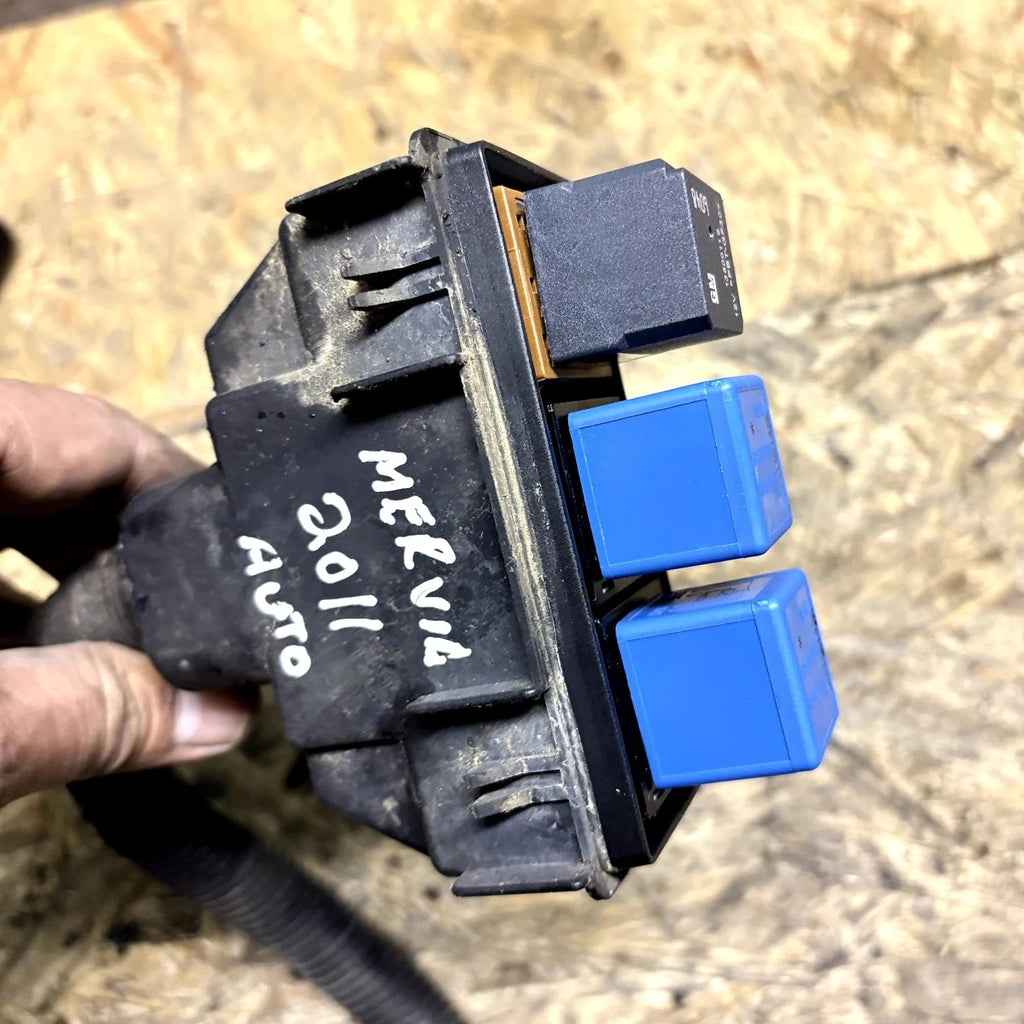 Opel Meriva 2011 Diesel Fuse box set 315938597 JUT195439