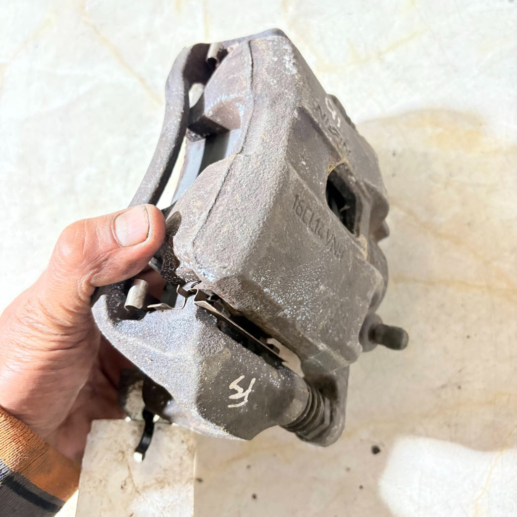 2010 AUDI A4 B8 A5 FRONT LEFT PASSENGER SIDE BRAKE CALIPER