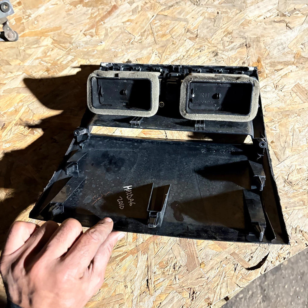 Mazda 6 GH 2008?2012 Interior Centre Console Air Vents Hazard Switch Clock