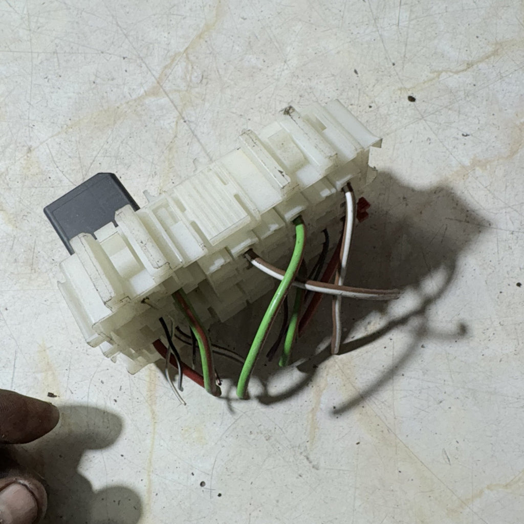 2007 Land Rover Freelander 2 LR2 L359 Fuse Box Relay Block Junction Unit